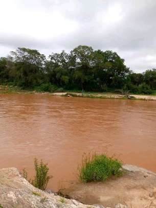 500 acres along Athi-River in Kibwezi Makueni County image 1