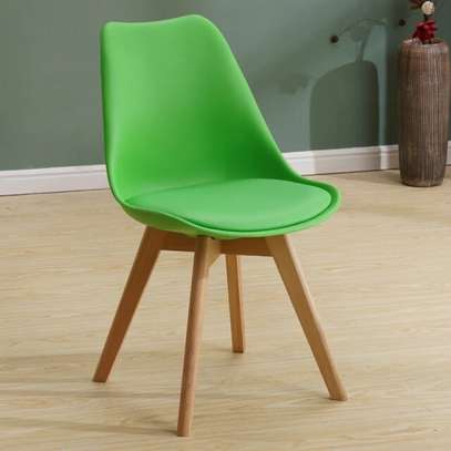 PEDDED EAMES CHAIR image 1