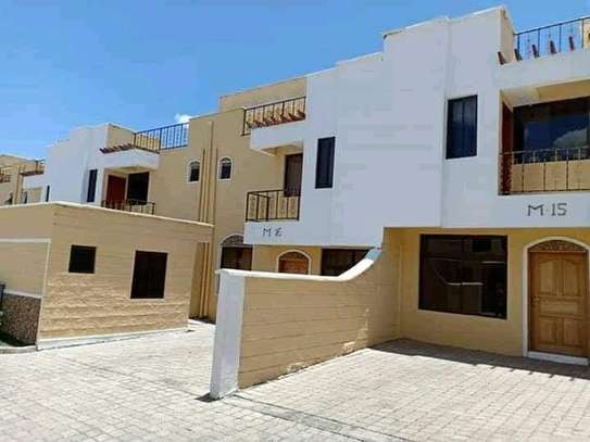 4bedroom plus dsq townhouse for sale in Athi River image 4