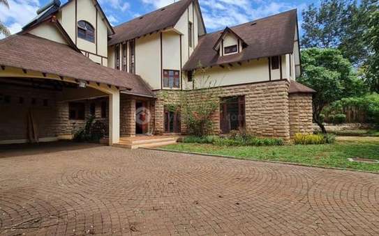 5 Bed House with En Suite at Runda Drive image 2