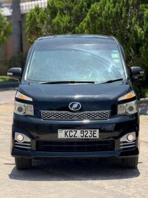 Toyota voxy  used image 6