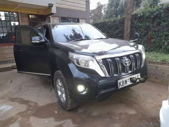 Prado J150 2011 Model  2700CC Petrol, Sunroof, 7 Seater image 7