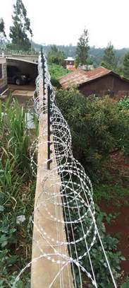 ELECTRIC FENCE AND RAZOR WIRE SALES AND INSTALLATION image 1