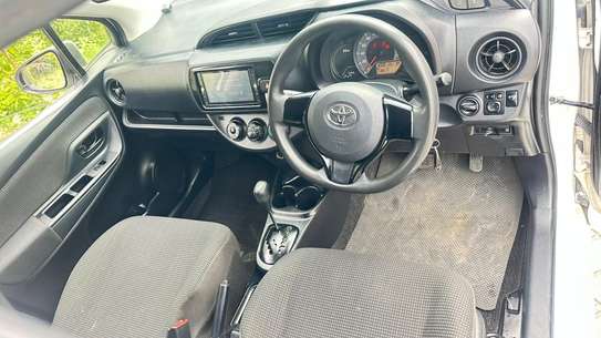 Toyota vitz 1000cc image 5