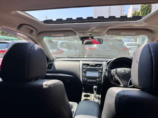 Nissan Teana XV with sunroof image 2