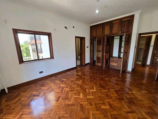 3 Bed Apartment with En Suite at Green Wood Drive image 7