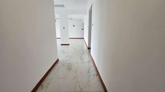 3 Bed Apartment with En Suite in Lavington image 12