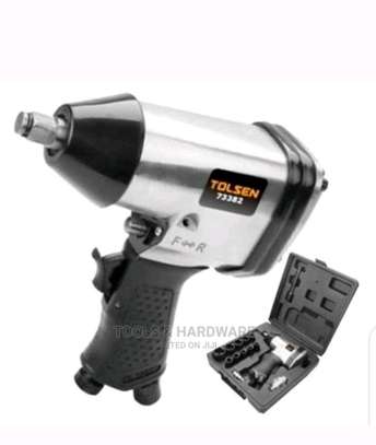 17 Pcs Air Impact Wrench Set. image 1