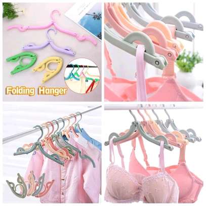 Foldable Hangers image 3