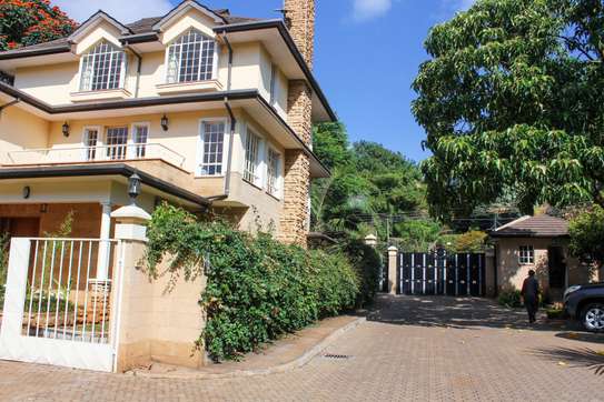 5 bedroom townhouse for rent in Lavington image 2