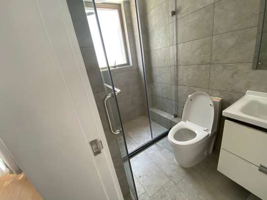 3 Bed Apartment with En Suite at Hatheru image 7