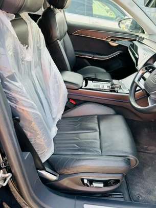 Audi Quattro A8 S-Line black 2019 image 8