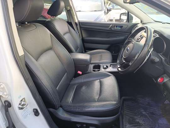 Subaru Legacy 2018 white image 13