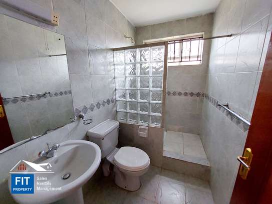 5 Bed House with En Suite at Ole Nguruone Road image 30