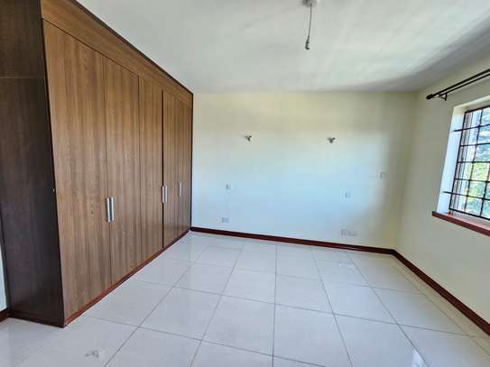 4 Bed Apartment with En Suite in Rhapta Road image 15
