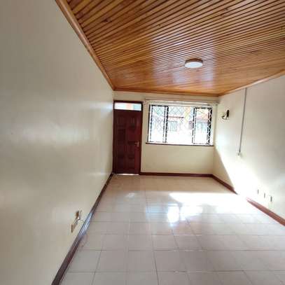 4 Bed Townhouse with En Suite in Kileleshwa image 4