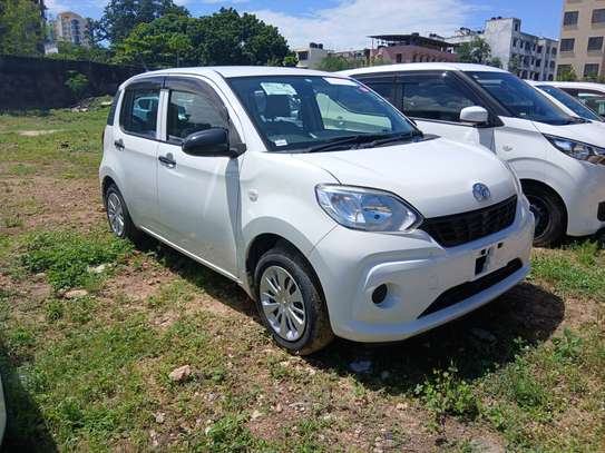 Toyota Passo 2018 white image 2