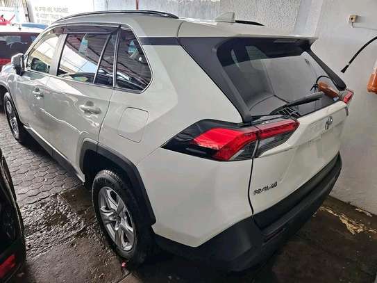 Toyota RAV4 2019 image 4