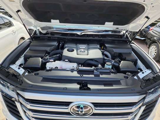 Toyota Land cruiser ZX 2023 zero mielage image 5