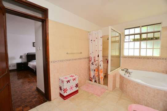 4 Bed Apartment with En Suite at Off Waiyaki Way image 9