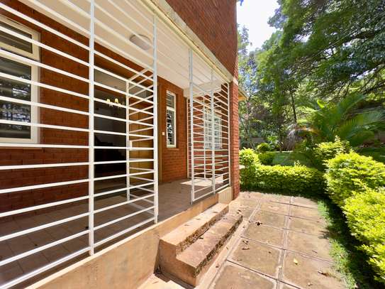 5 Bed Townhouse with En Suite in Rosslyn image 17