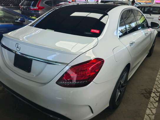 MERCEDES BENZ C220d 2019 image 8
