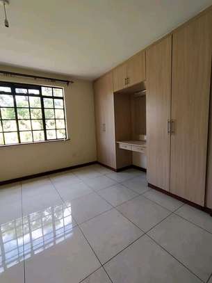 Executive 3   bedroom house  for rent in DONHOLM image 5