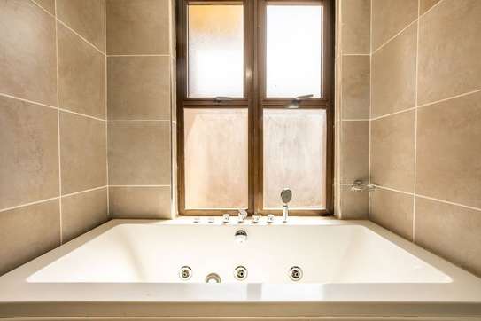 5 Bedroom Apartment-Duplex for sell In Westlands image 2