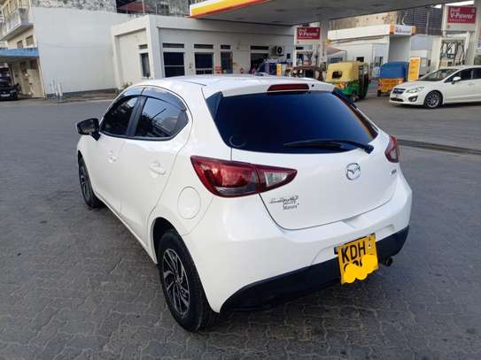 Mazda Demio KDH image 6
