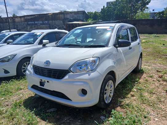 Toyota Passo 2018 white image 1