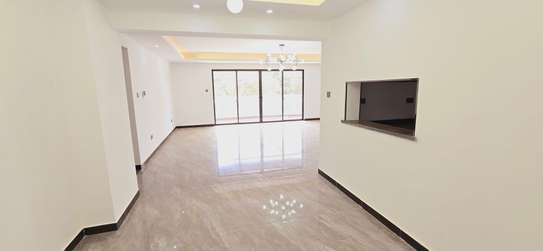 4 Bed Apartment with En Suite at Kileleshwa Road image 10