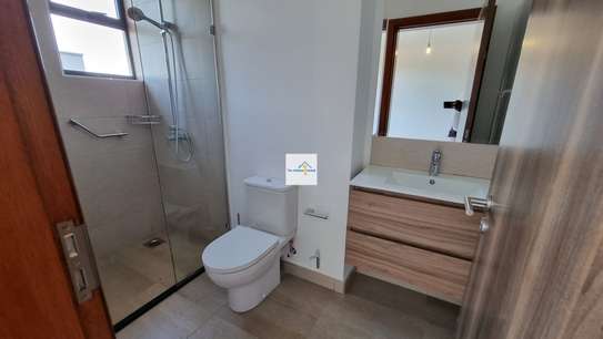 4 Bed House with En Suite in Runda image 1