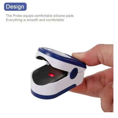 Pulse Oximeter Finger Clip Heart Rate Meter Blood Oxygen  With Batteries. image 4