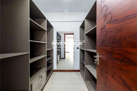 4 Bed Apartment with En Suite in General Mathenge image 13