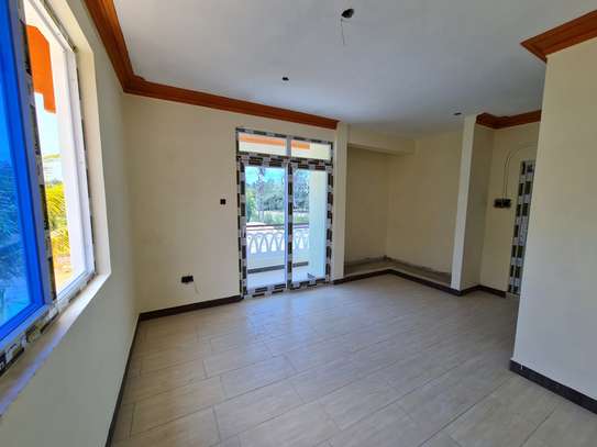 3 Bed Apartment with En Suite in Tudor image 14