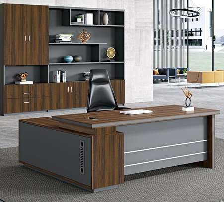 Office Desk: 1600mm Luxury Manager Desk image 5