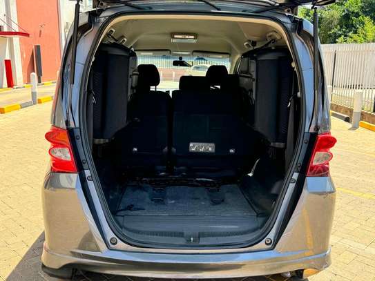 HONDA FREED image 10