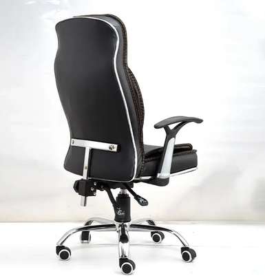 Office Chair : 360 Degrees Swivel Corporate Chair image 8