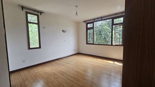 3 Bed Apartment with En Suite at Riverside image 29