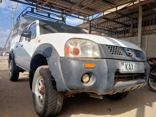 Nissan Hardbody Np300 image 9