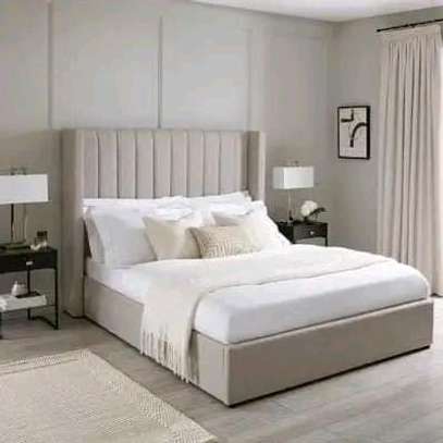 King size bed image 1