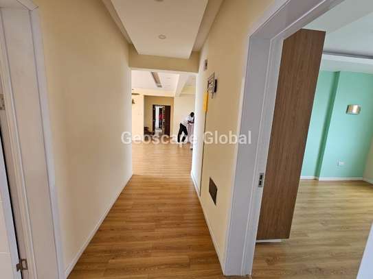 4 Bed Apartment with En Suite in Brookside image 19