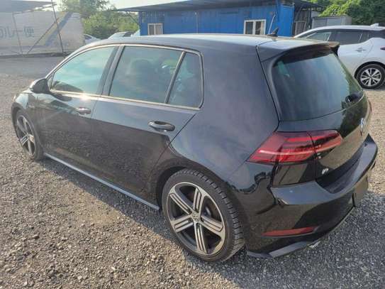 VOLKSWAGEN GOLF R image 3