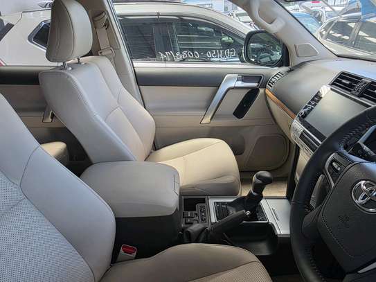 Toyota prado 2019 model image 4