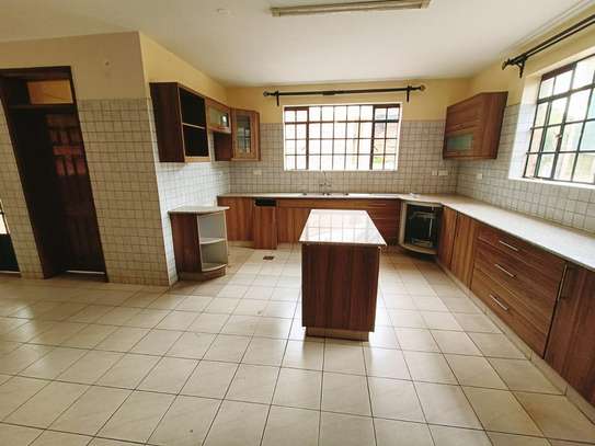 5 Bed House with En Suite at Nyari image 16