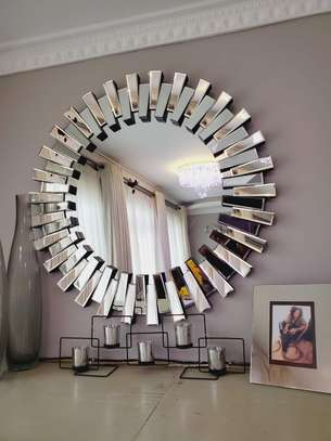 Round Cerrated Decor Mirror image 2