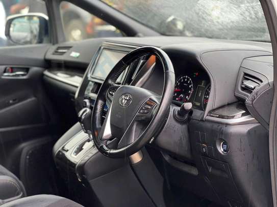 Toyota Aphard 2017 White leather seats image 3
