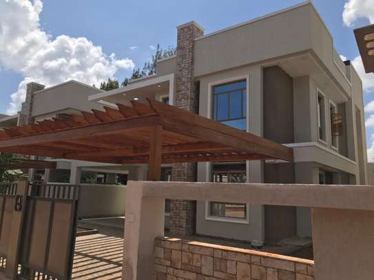 4 Bed Villa with Garden at Eastern Bypass image 2