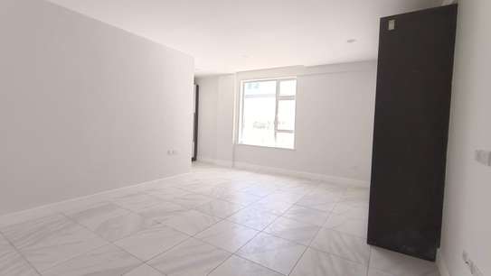 2 Bed Apartment with En Suite at Rhapta Rd image 7