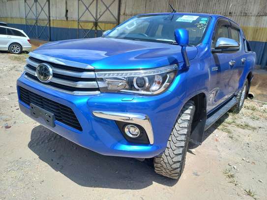 TOYOTA HILUX DOUBLE CUBIN 2018 NEW IMPORT. image 2